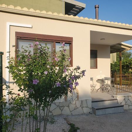 Backyard Apartment Kalligoni المظهر الخارجي الصورة